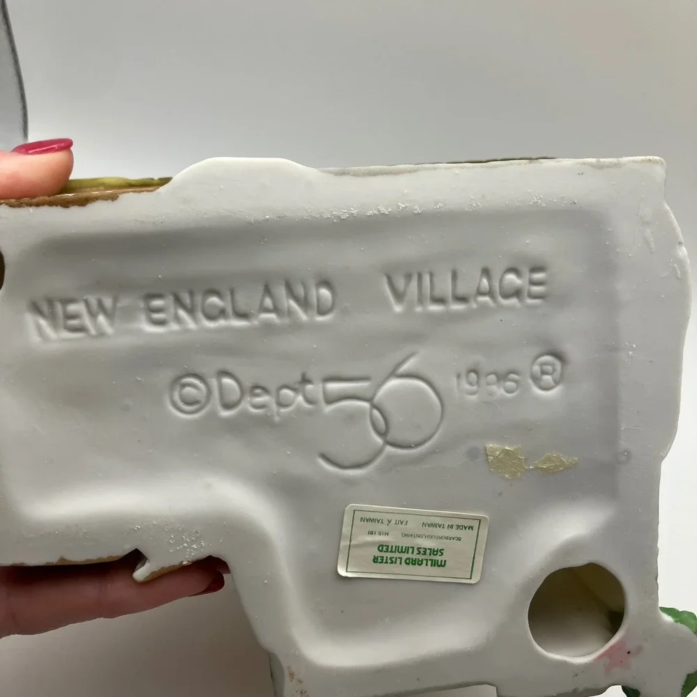 Dept 56 Heritage Village Collection‎ New England Livery Stable Boot Shop 6530-7